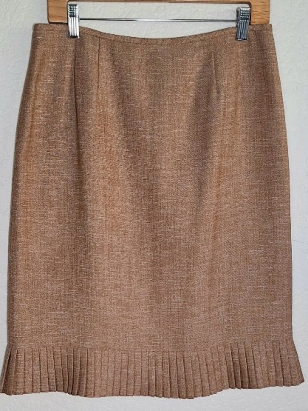 Le Suit Petite Tan Textured Pleated Hem Pencil Skirt Size 10P